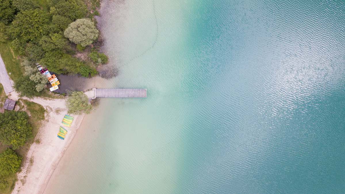 unnamed road high angle photo of dock during daytime 73610 saint-alban-de-montbel